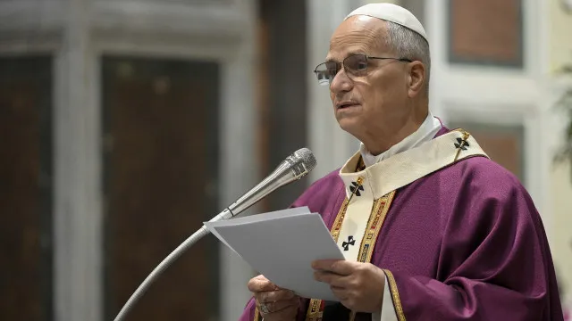 Papa pede regresso da "política analógica" junto do povo para travar populismos