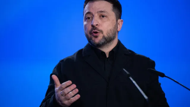 
                    Zelensky propõe a presidente do Chile acordo de segurança de 10 anos
                