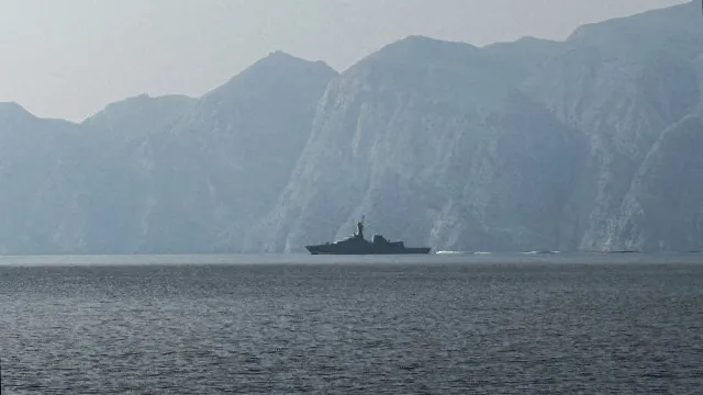 Irão: 31 navios atravessaram estreito de Ormuz nas últimas 24 horas