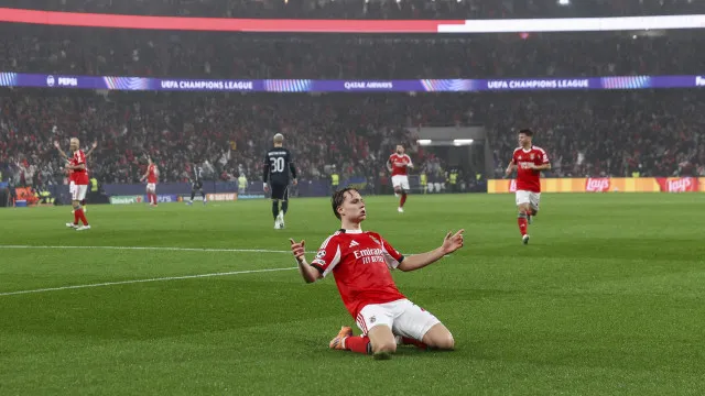 Barcelona não larga Schjelderup e já conhece exigências do Benfica