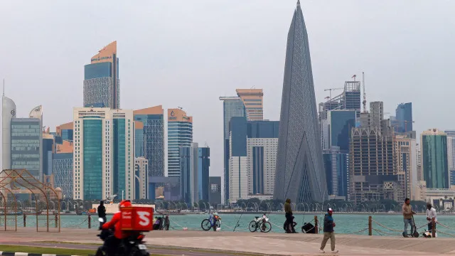 
                    Qatar anuncia rotas alternativas no espaço aéreo após ataque israelita a Beirute
                