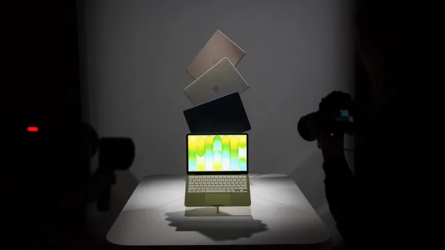 
                    MacBook Neo vendeu mais de 1 milhão de unidades em três semanas
                