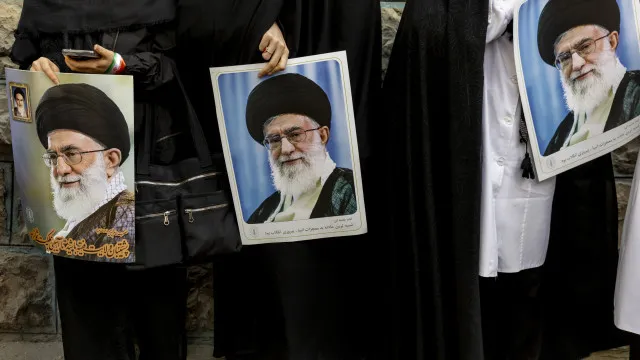 
                    Irão ultima preparativos para funeral de três dias de Ali Khamenei
                