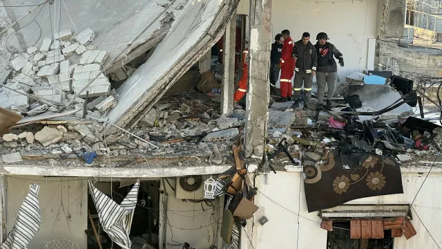 
                    Irão: Ligações aéreas entre os EUA e o Médio Oriente caem quase 60%
                