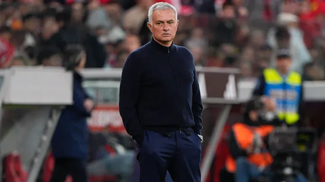 
                    Revolução no meio-campo? O onze provável do Benfica frente ao Sporting
                