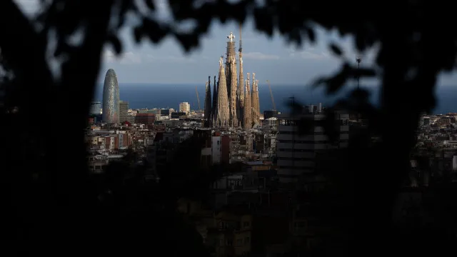 
                    Lego converte Sagrada Família de Gaudí no conjunto com mais peças
                