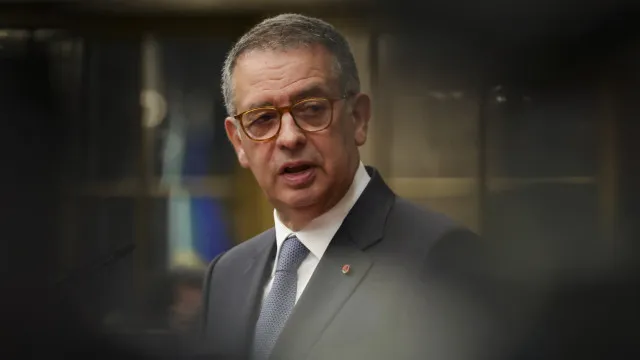 
                    Seguro promulga regime próprio para secretas, mas sob controlo do TdC
                