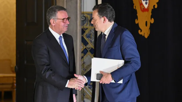 
                    Seguro e Montenegro vão comemorar juntos Dia de Portugal nos Açores
                