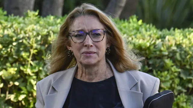 Lei laboral. Dia de "pequenas afinações" enquanto há "milhares" nas ruas