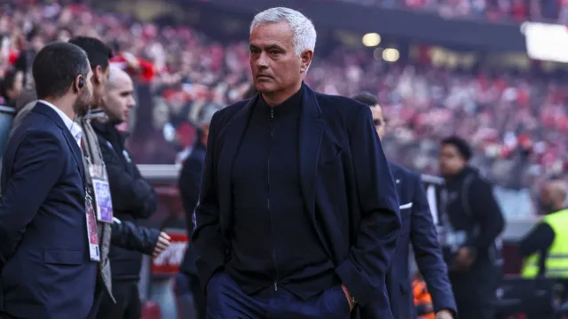 Mourinho fará mudanças? O onze provável do Benfica frente ao Moreirense