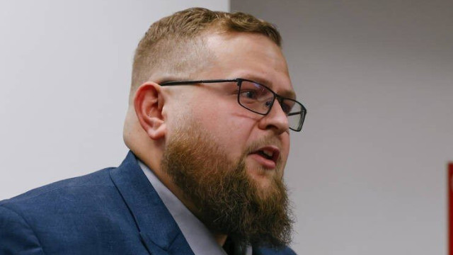 Homem estuprado pela mãe teme que o irmão possa ser seu filho