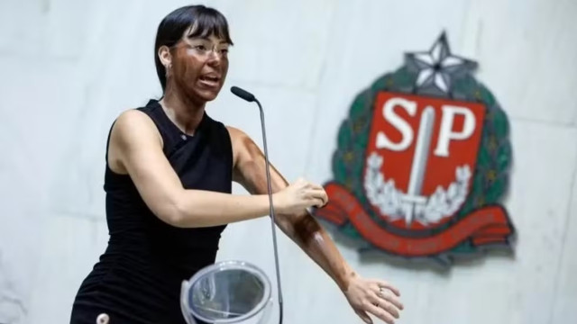 Deputados pedem cassação de Fabiana Bolsonaro por blackface na Alesp