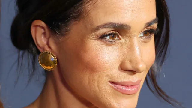 Número de telefone de Meghan Markle é exposto em grupo de pais
