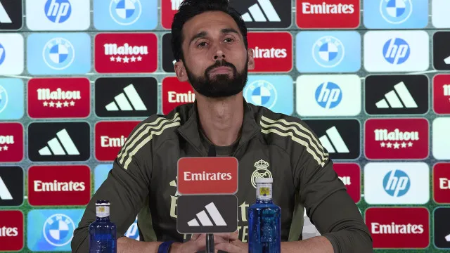 
                    Arbeloa desdramatiza risos de Mbappé: 