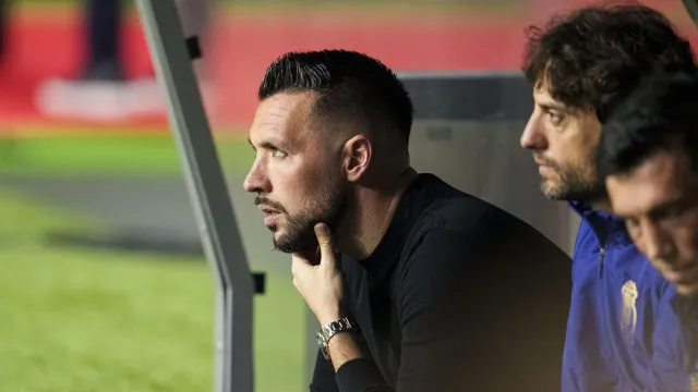 Farioli volta à mesa do Chelsea após a demissão de Liam Rosenior