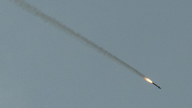 Europa entra em alerta após Irã lançar mísseis de longo alcance