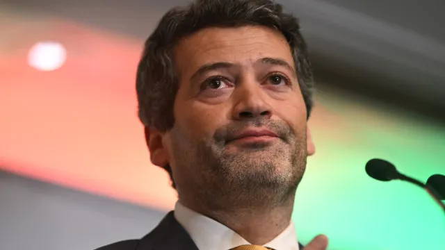 
                    Moção? Chega acusa restantes partidos de 