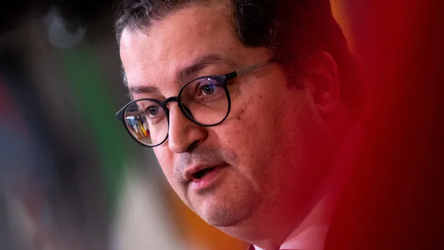 Sarmento vê no reforço da Defesa oportunidade para a UE fortalecer o euro