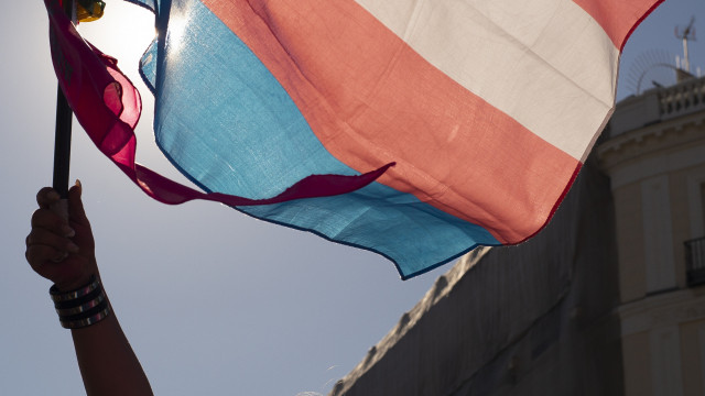 COI proíbe atletas trans de disputarem categoria feminina nas Olimpíadas