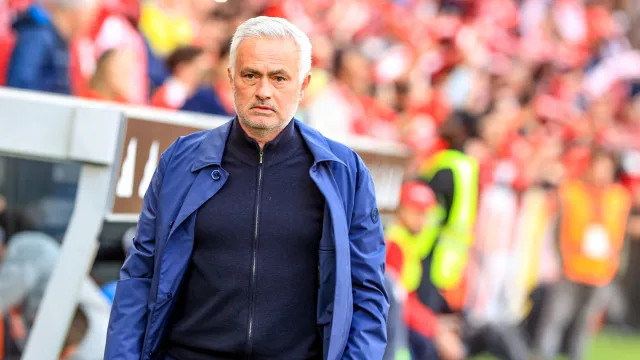 
                    Mourinho terá alcançado acordo com Real Madrid e está de saída do Benfica
                