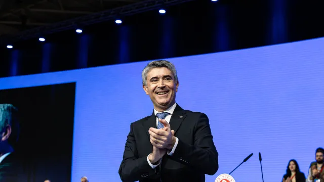 Oposição interna à liderança do PS? Carneiro garante: "Não há"