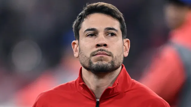 Raphael Guerreiro sofre lesão e desfalca Bayern Munique