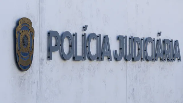 
                    Suspeito de tráfico de droga em Sintra fica em prisão preventiva
                
