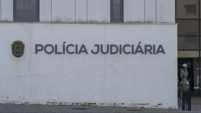 
                    PJ confirma falta de acreditação, mas garante: 
