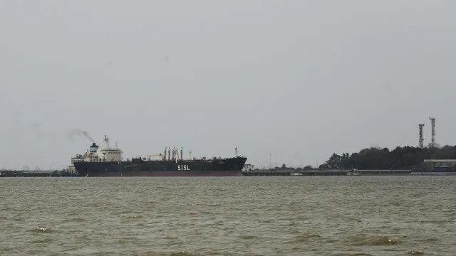 
                    Empresa francesa confirmou ataque a cargueiro no estreito de Ormuz
                