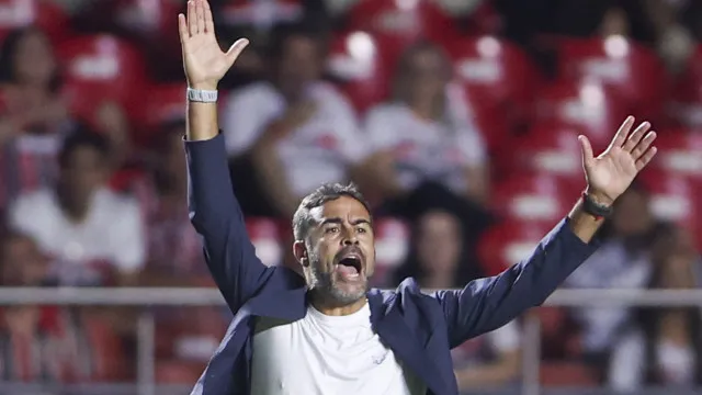 Artur Jorge guia Cruzeiro de volta às vitórias entre polémica e juventude