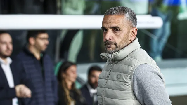 
                    Rui Borges sem mãos a medir. O (revolucionário) onze provável do Sporting
                