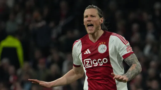 Weghorst na gaveta e Pavlidis cobiçado. O plano do Benfica para o ataque