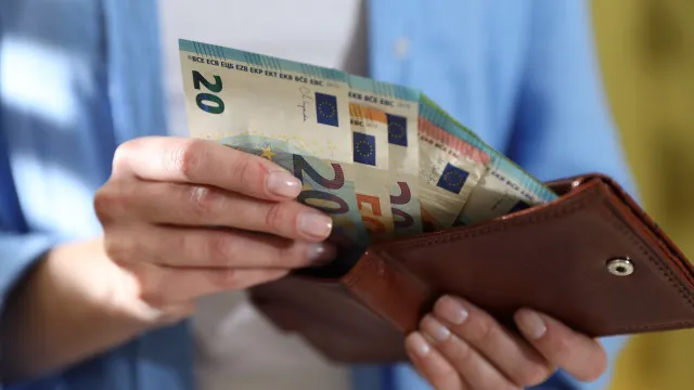 
                    Comissão propõe prescrição de dívidas por taxas ao fim de 8 anos
                