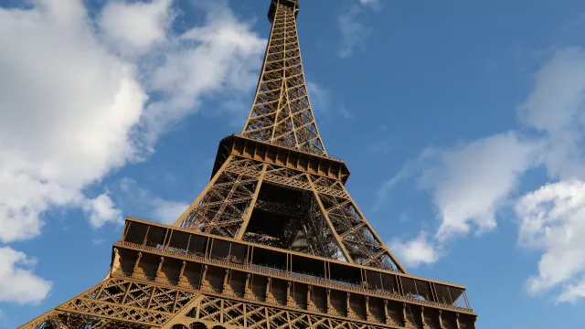 
                    Diretor da Torre Eiffel afasta-se depois de escândalo discriminatório
                