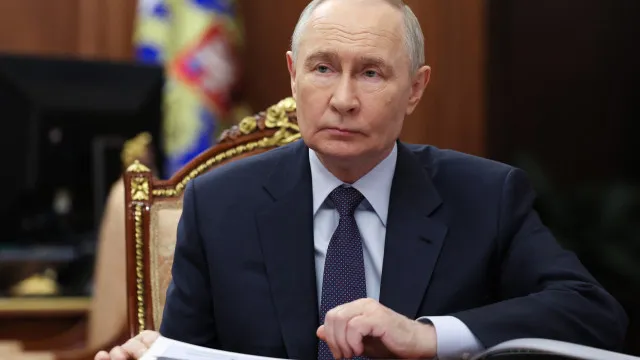 
                    Influencer nacionalista russo acusa Putin: 