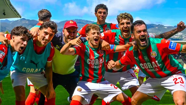 Centenas de adeptos do Marítimo festejam regresso à I Liga, 3 anos depois