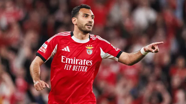 Pavlidis na porta de saída do Benfica? Avançado desperta cobiça em Itália