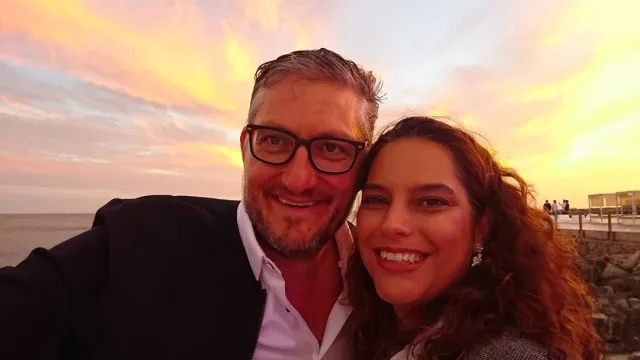 
                    Empresário Tim Vieira partilha detalhe sobre funeral da mulher
                