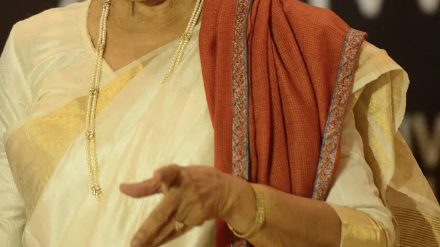 
                    Morreu a cantora Asha Bhosle, icónica voz do cinema de Bollywood
                