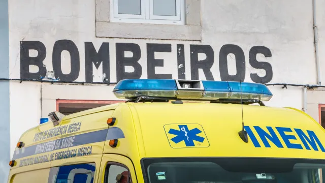 
                    INEM pagou dívida de 9,7 milhões aos bombeiros pelo transporte de doentes
                