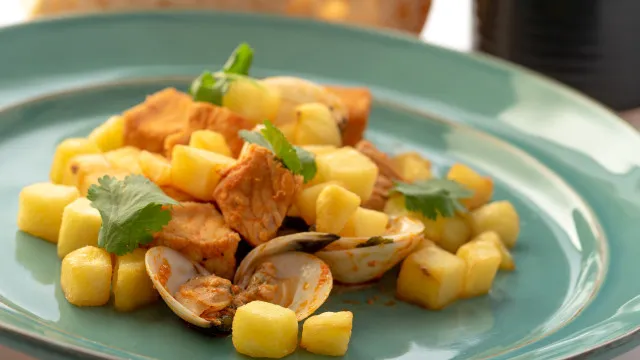 
                    Carne de porco à alentejana: 3 receitas para repetir vezes sem conta
                