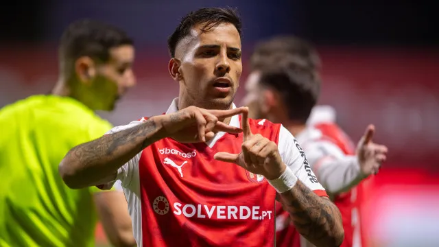 Zalazar entre Benfica e Sporting: "Não tem necessidade de sair"
