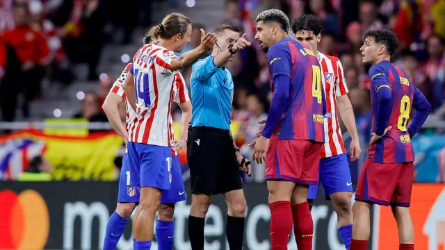 
                    Barcelona faz queixa da arbitragem na Champions: 