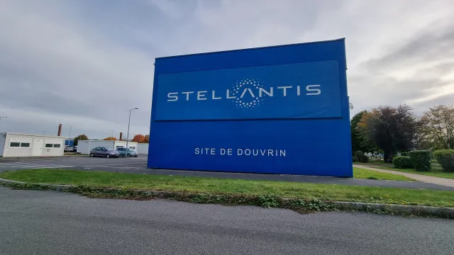 
                    Stellantis começa ano a crescer em todas as regiões
                