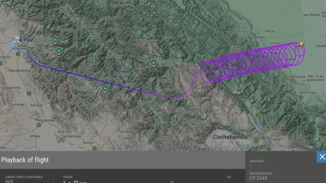 Avião passa 2 horas voando em círculos antes de cair na Bolívia
