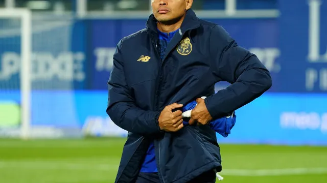 
                    Thiago Silva aguarda com expectativa eventual convocatória para o Mundial
                
