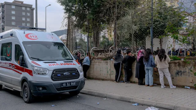 
                    Atirador em escola na Turquia inspirou-se em ataque misógino nos EUA
                