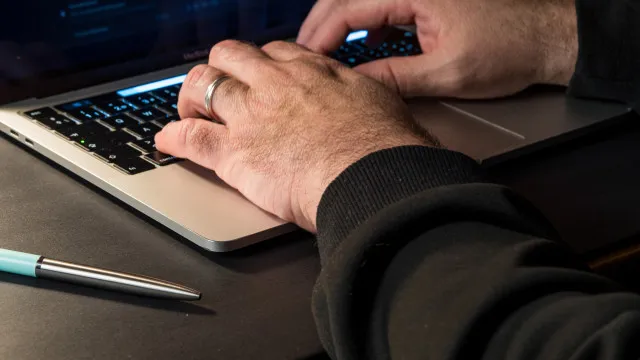 
                    Bruxelas propõe um dia por semana de teletrabalho obrigatório (e não só)
                