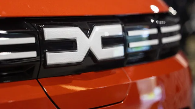 
                    Britânicos apanharam novo Dacia a testar. Um 