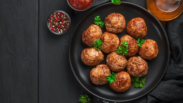 
                    Como fazer almôndegas na air fryer em poucos minutos
                